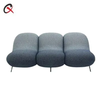 Lille tre sæder sofa
